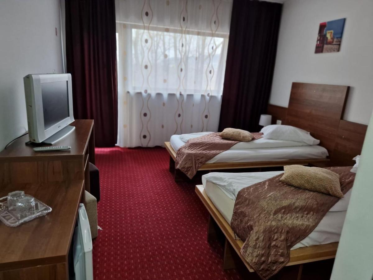 Pensiunea Carpe Diem Râmnicu Vâlcea Eksteriør billede