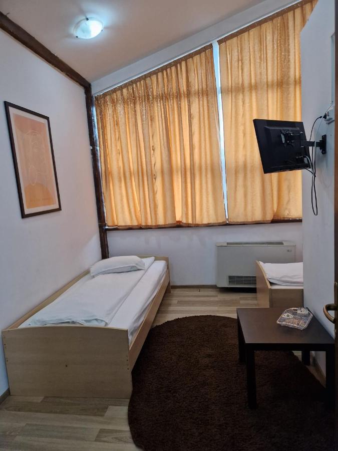 Pensiunea Carpe Diem Râmnicu Vâlcea Eksteriør billede